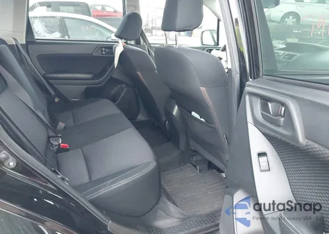 2018 Subaru Forester 2.5I Premium z USA, uszkodzony, nr VIN JF2SJAEC9JH422660